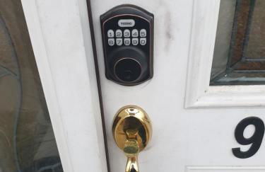 Beautiful home with your own entrance in Sandy - Foto 46