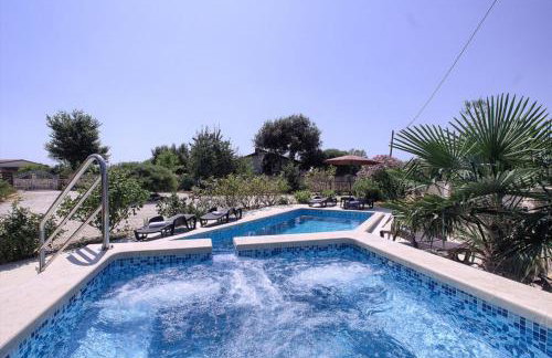 Charming villa Nera with pool and hydromassage near the beach - Foto 4