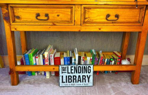 Wine Moose w Hot tub Fireplace Sauna 9min to Mt Snow - Foto 12