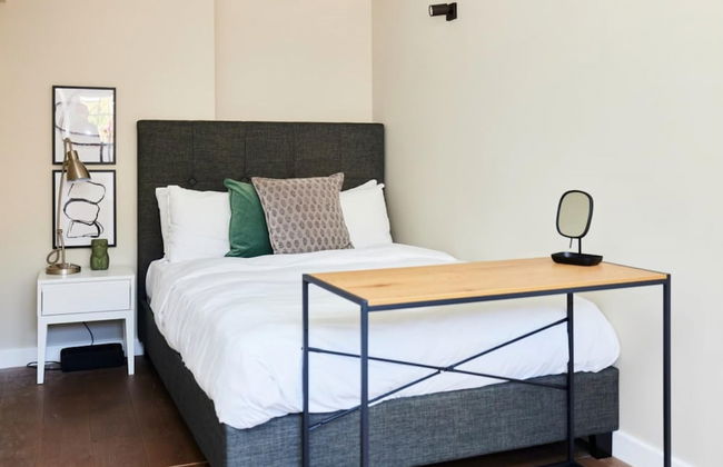 The Holland Park Crib - Classy 2bdr House - Photo 12