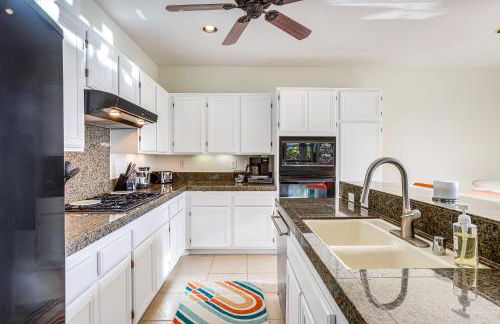 Cathedral City Home with Private Pool - Near Golf - Foto 8