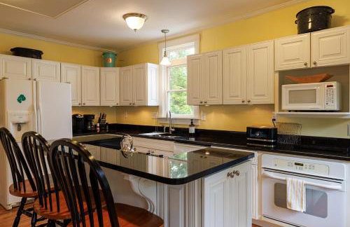 Family & Dog Friendly 4BR in Downtown NE Harbor - Millbrook - Foto 26