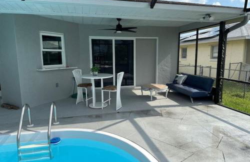 Cozy 2 BR Waterfront home with Heated Pool - Foto 15