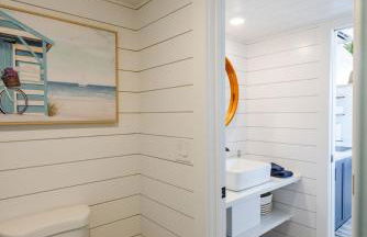 modern home with private hot tub - Foto 28