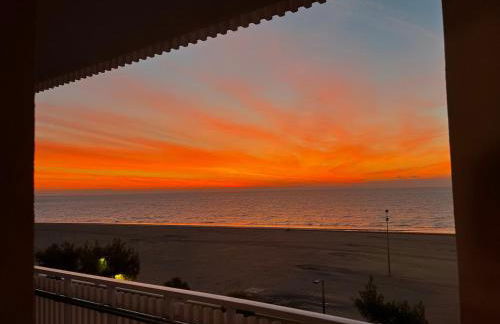 Vista mare a 10m dalla spiaggia, 8 piano e parcheggio privato - Foto 20