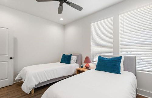 NEW Acadian House KING Bed Cajun Luxury Nespresso - Foto 17