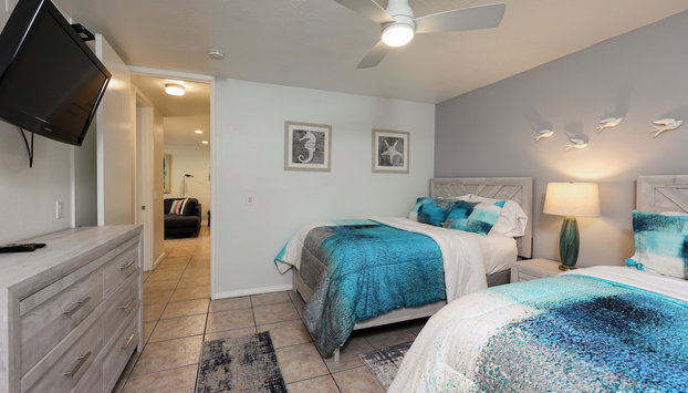 Oceanside Beach Condos - Photo 3, Room