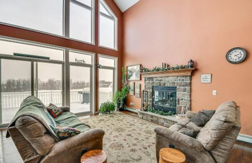 The Gathering Place Rushville Home with Hot Tub - Foto 1