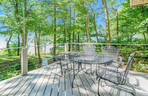 Jacobia Lakefront Retreat - Photo 25