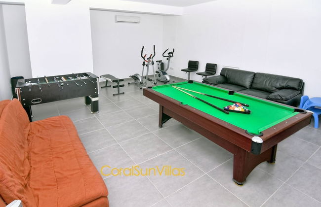 Blue - Beach Front Spectacular Villa Sleeps 10 - Foto 49