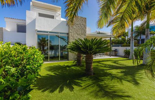 Villa Eleonora, Luxury Villa with Heated Pool Ocean View in Adeje, Tenerife - Foto 9