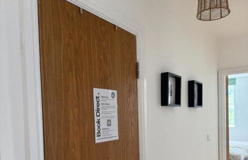 2 bed - 2 bath, gated parking, M62 J27 - Foto 9