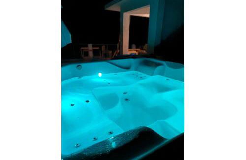 Piscina Aquecida, Jacuzzi, internet veloz, no centro de Serra Grande - Apt Verde - Vila Pitangueira - Photo 14