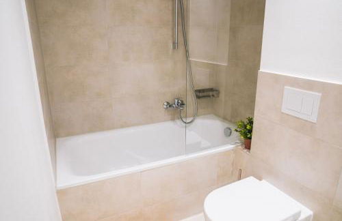 RR - Beautiful Apartment 80qm - Lift - WIFI - Foto 17