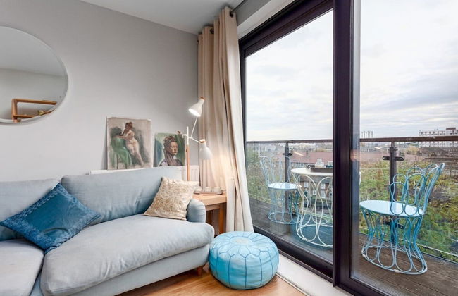 Bright and Stylish Kennington Gem - Photo 15