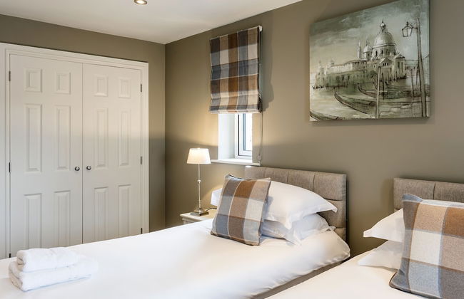 The Townhouses @ Carus Green - Photo 8