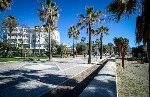 MARBELLA BANUS SUITES - Banús Playa Rocío - 3BR - 3BA - Direct Beach & Sea Access Complex - Outdoor Terrace w Garden Views - Pool - 3 Min Walk to Puerto Banús & Corte Ing Luxury Shopping - Ideal for Families - Foto 43