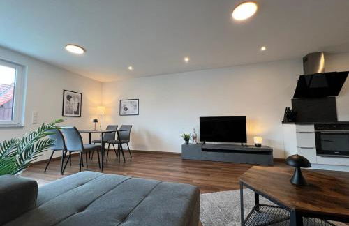 Jellys Apartment - 70qm - Balkon - Küche - Parken - 2x smart TV - King Size Bett - nur 5min zum Europa Park - Foto 6