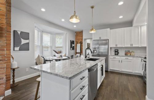 Hanford House w Hot Tub,Sauna,Bar - Photo 13