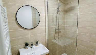 Happy Family- Appartement 3 chambres- Rez de chaussée - Foto 5, towels, Shower