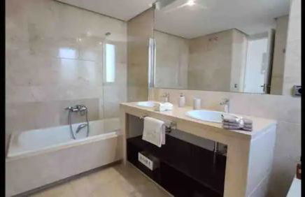 Fabuloso y amplio Duplex en Urb Jardines de Sotogrande - Foto 28