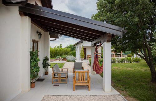 Villa Ena with Pool & Jacuzzi - Photo 25