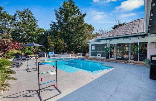 8BR Gem With Pool, Lake View & Tons of Amenities! - Foto 122