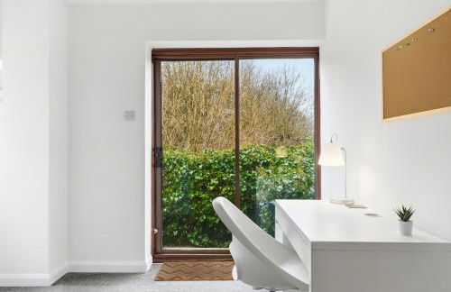 Ideal for Contractors Off-Street Parking Fast Wi-Fi - Foto 9