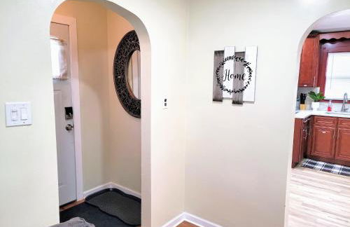 Nice big house with parking, king bed, yard - Foto 8