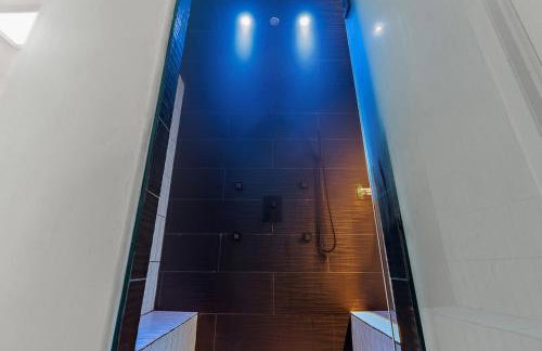 Chill and Relax Luxury Retreat with Pool Spa Game Room and Steam Room - Foto 51