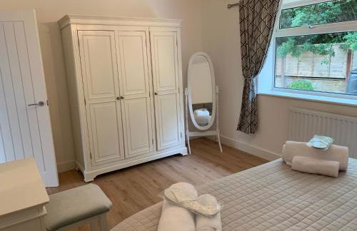 Vale View - Sleeps 6 - Pets Ok - Garden - Parking - Photo 45