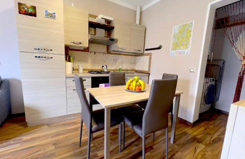 Dascio Lakefront with Private Garden and Parking - Foto 9