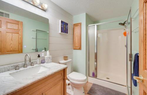 Swim Dock and Game Room Lakefront Home in Siren! - Foto 21