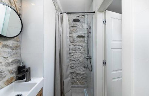 Awesome Home In Lakmartin - Photo 21