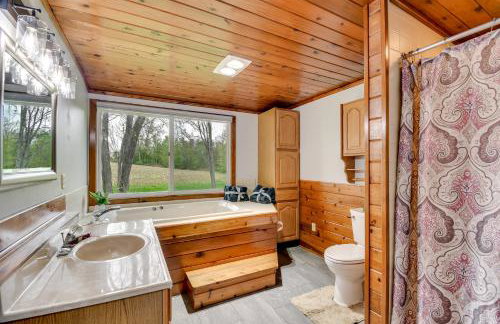 Fishing Pond and Spacious Yard Quiet Home in Sodus! - Foto 17