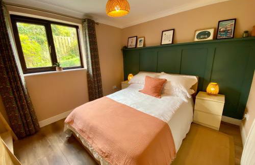 About Time Meva - stylish two-bedroom, dog-friendly home-from-home with parking and garden - Foto 1