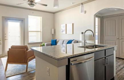 Landing Amazing 1BD Courtyard Pool - Photo 6