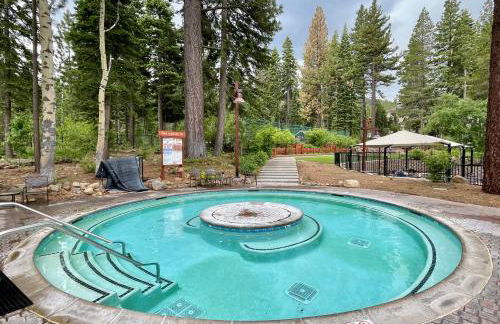 Big Springs by Tahoe Getaways - 6BR w Ski Shuttle, Fireplace & Entertainment Room - Foto 30