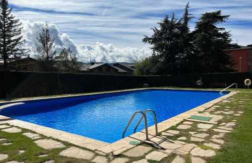 Piso Puigcerda vistas y piscina - Foto 4