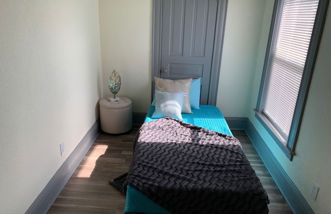 The Blackjack Duplex - Private Yard & Parking, Near Falls & Casino by Niagara Hospitality - Foto 5