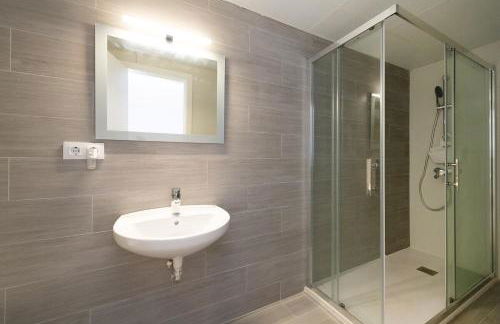 Hogar luminoso y amplio cerca del Mediterráneo - Photo 18