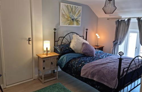 Dare Valley Cottage Ex miners cottage Near Zip World Pen y fan Waterfalls - Photo 15