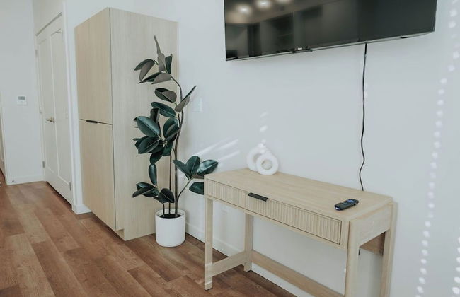 NEW Downtown SLC Apt l KING Bed l City View - Photo 4