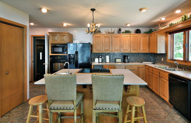 Cheif Lake Lodge - Photo 12