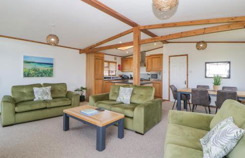 Three Views Lodge - Photo 3