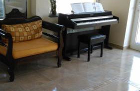 Royal's Studios - Photo 29