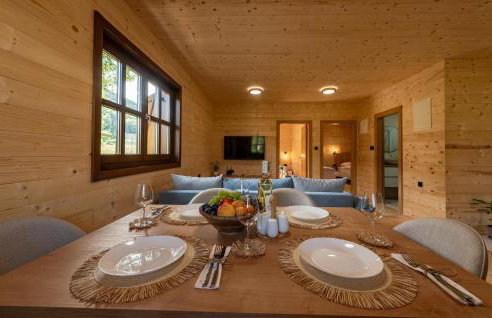 Stunning Home In Licko Petrovo Selo With Wifi - Foto 24