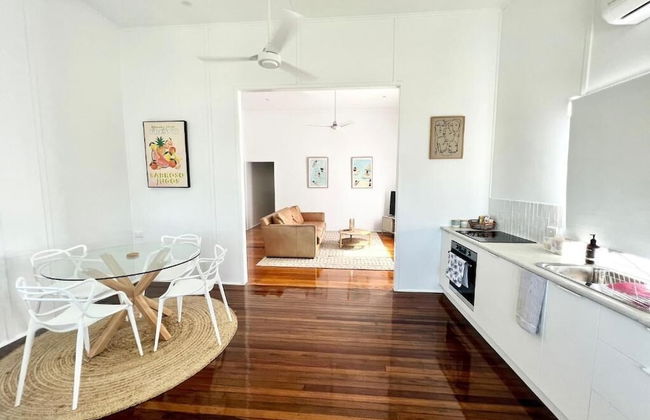 Townsville Suites - Photo 6