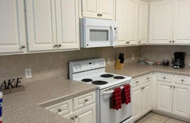 Beach Days, Nightlife Nights, East End of PCB - Foto 57