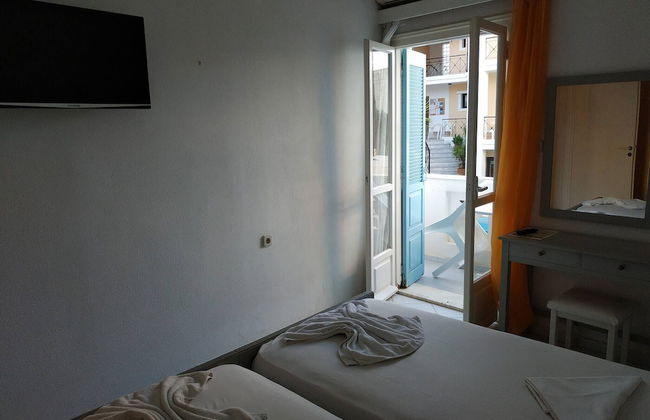 Small Apartment For 3 Pers 70meters From The Beach - Photo 10
